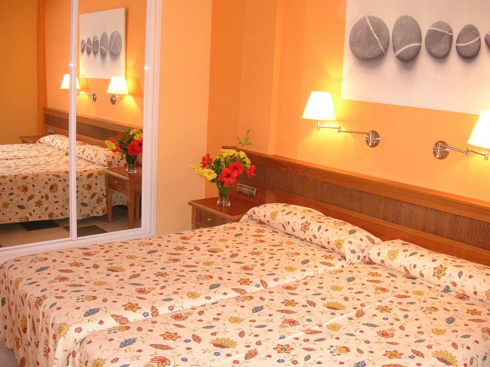 Aparthotel El Cerrito Playa Cancajos.- BreNa Baja  Extérieur photo